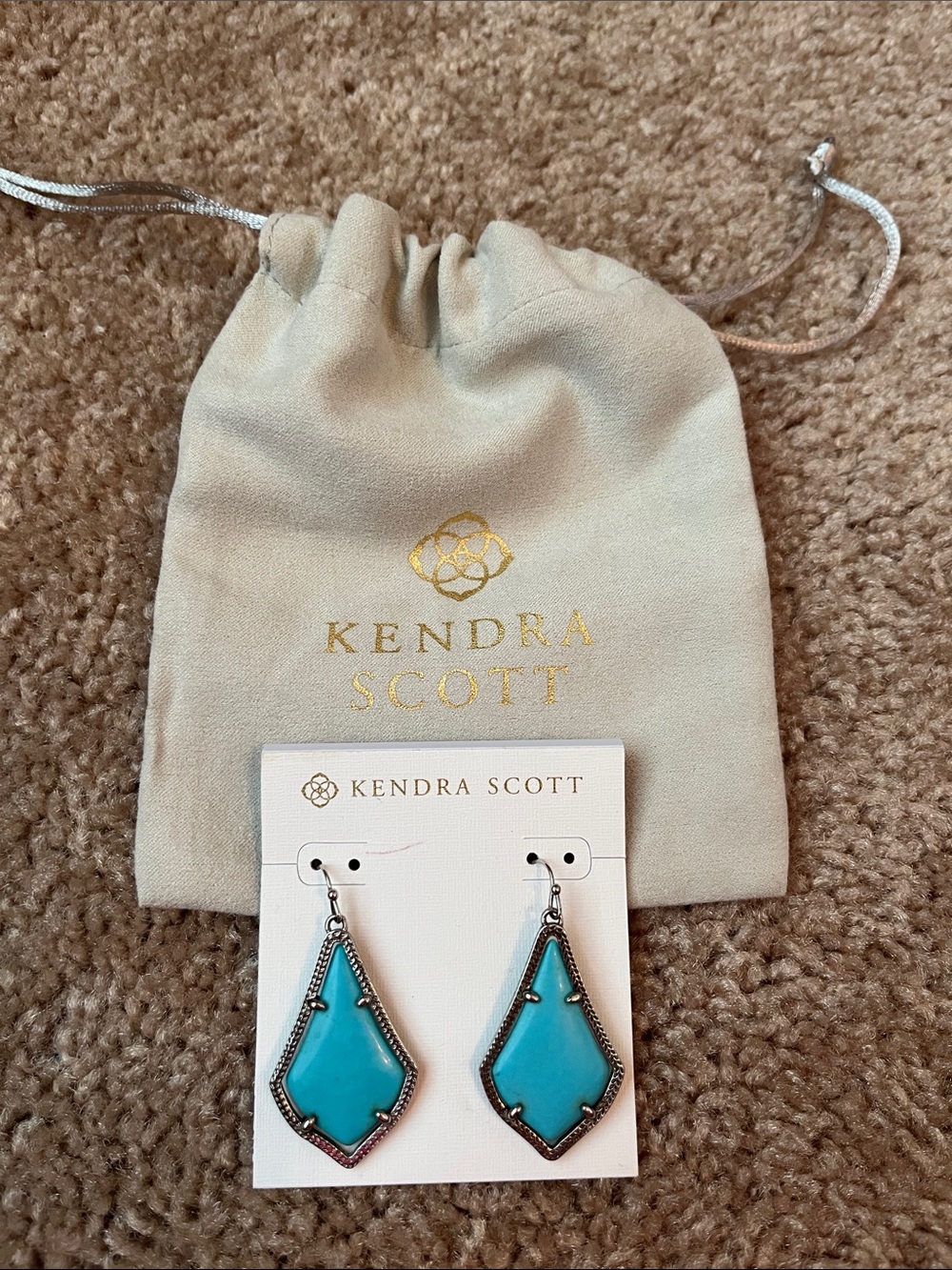 Kendra Scott Earrings - Picture 3 of 4